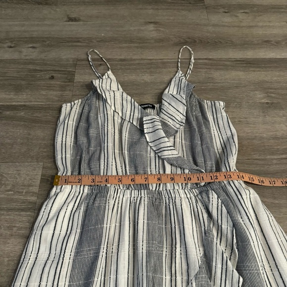 Express Navy Blue & White and stripped spring dress size Medium - Picture 4 of 6